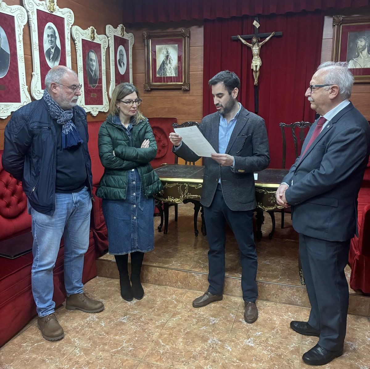 Acto de entrega de un valioso cuadro de Sicres