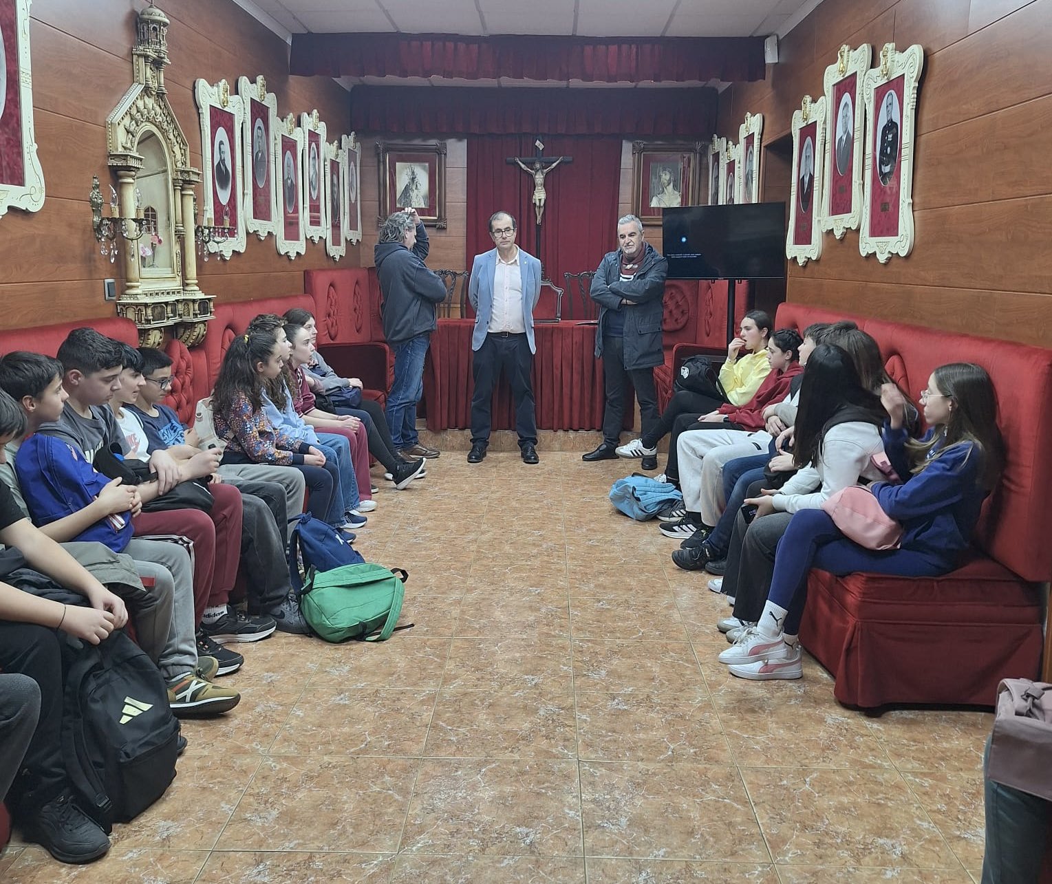 Visita alumnos del IES Fernando de Ríos, Quintanar del Rey (Cuenca)